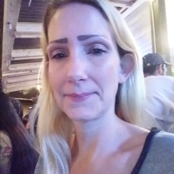 Meet your Posher, Teri - Picture 2 of 3